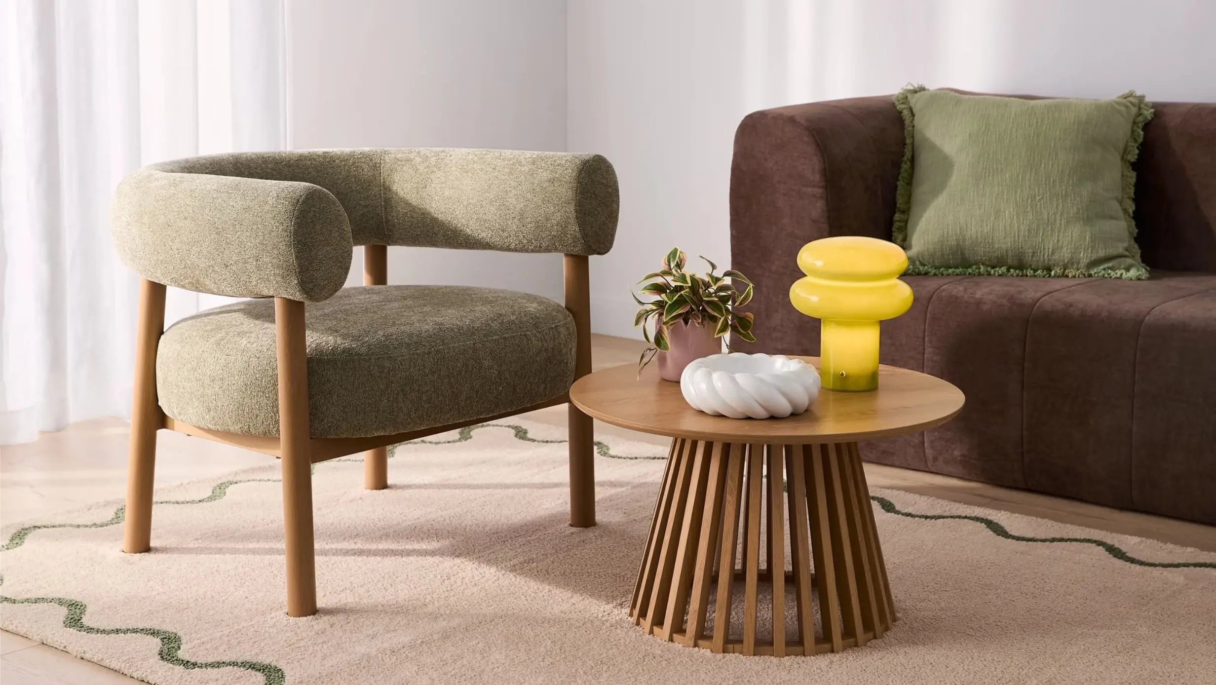 Jumi Lounge Chair