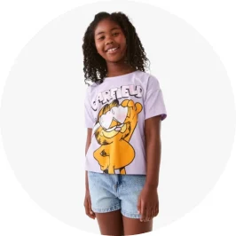 Girl wearing Garfield License Crop T-s