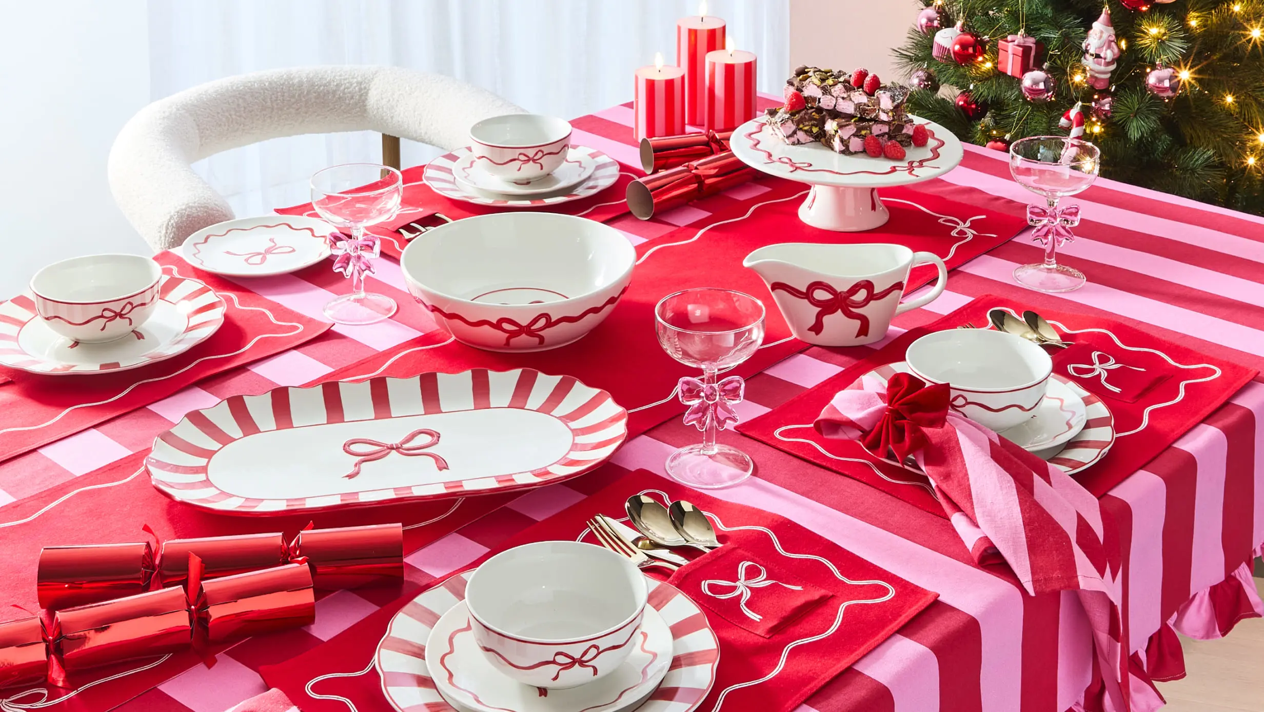 p5w2_xmas_trends_ecomm_1232x694-1 (1).jpg