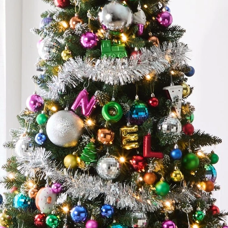 Decorating your tree with Festive Fun 3