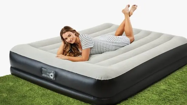 Queen Airbed with Built-in Pump