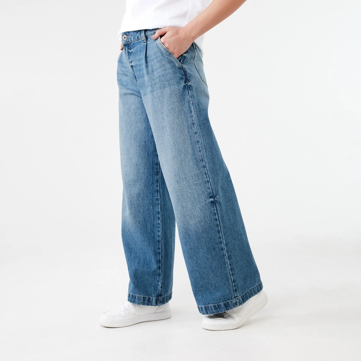 Wide Leg Side