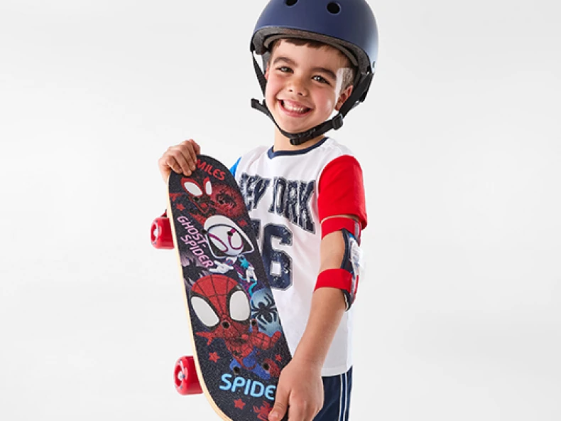 Disney Junior Marvel Spidey and His Amazing Friends Skateboard Combo