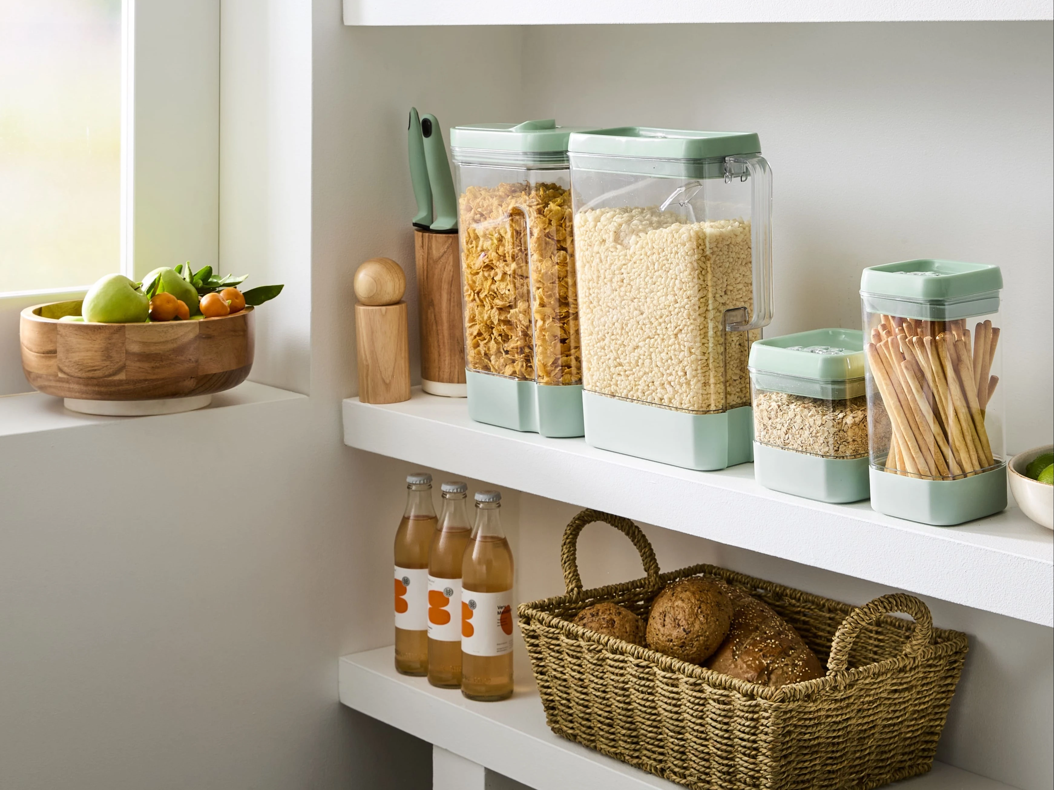 Clear pantry food sto