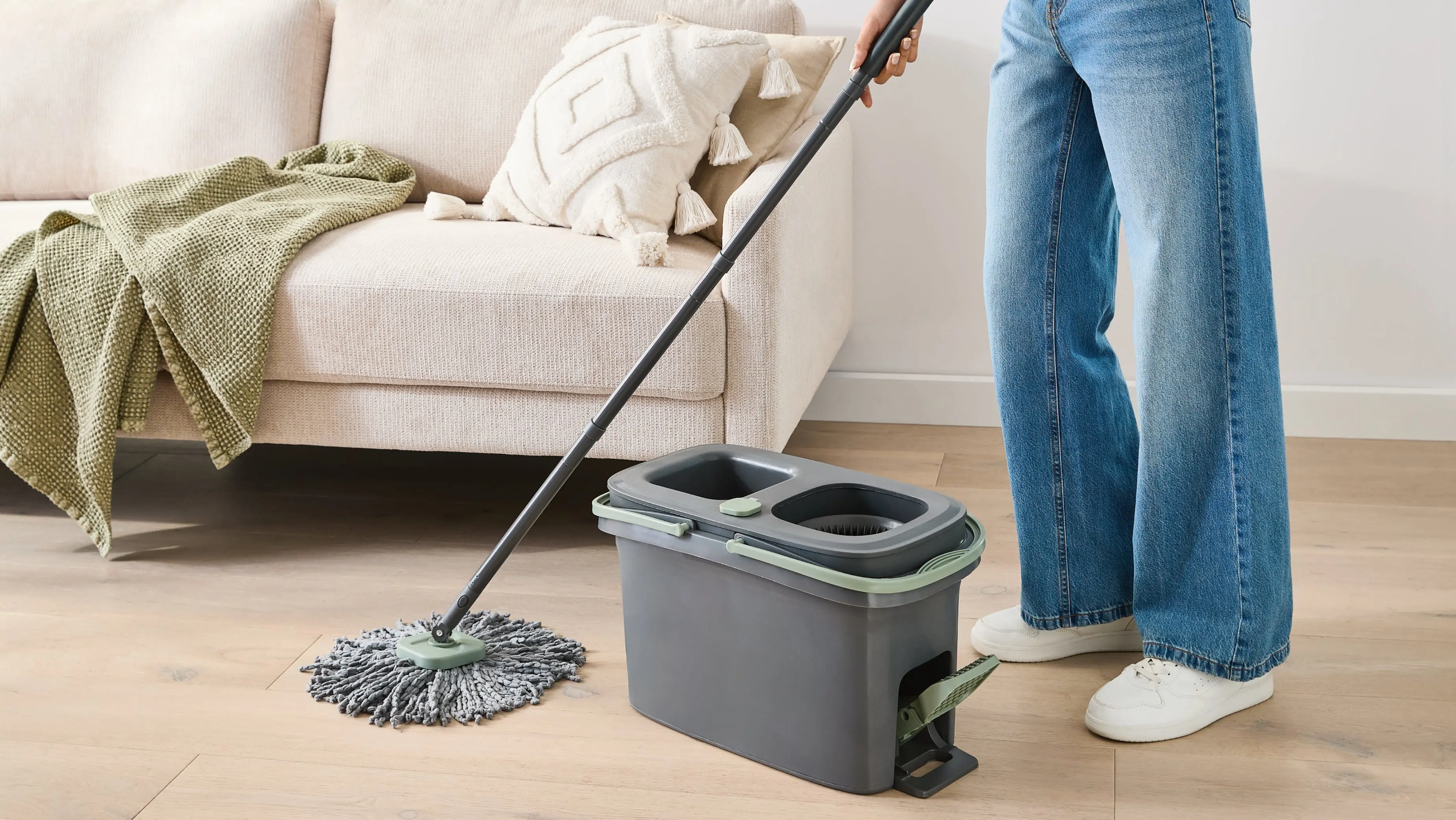 Mop cleaner