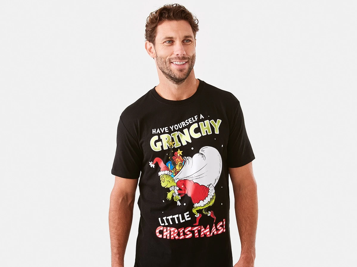 Talent Wearing Grinch License Christmas T-shirt In Black Colour