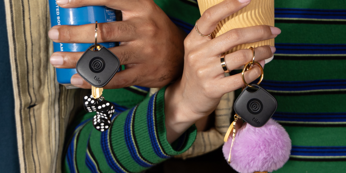 How Does Tile Work? Trackers Work Bluetooth 