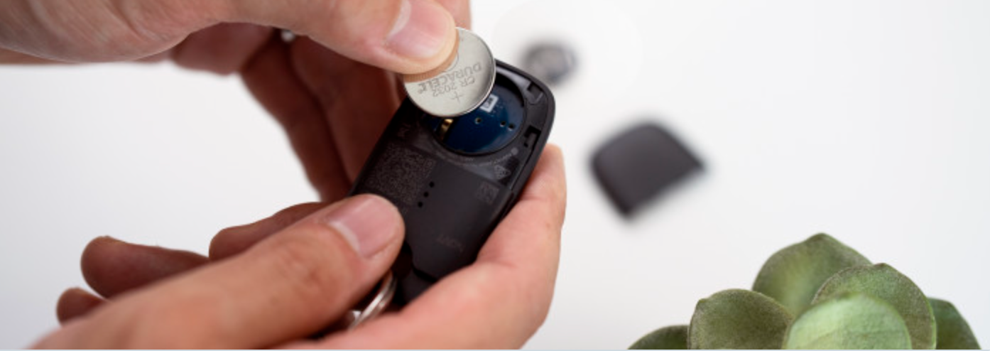 Putting a battery into a Tile pro