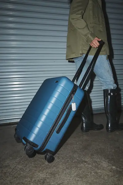 White Tile Pro Luggage Tracker