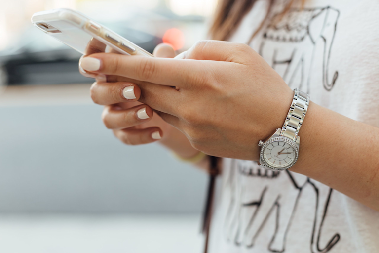 Can Life360 See Your Texts?
