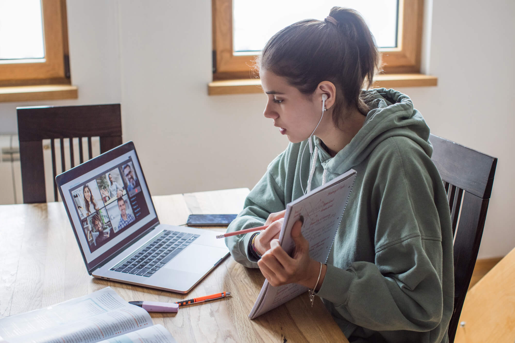 [Blog] Screen Time Safety Tips