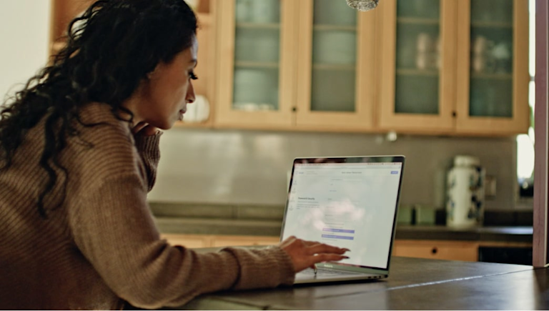 Can Life360 See Search History?