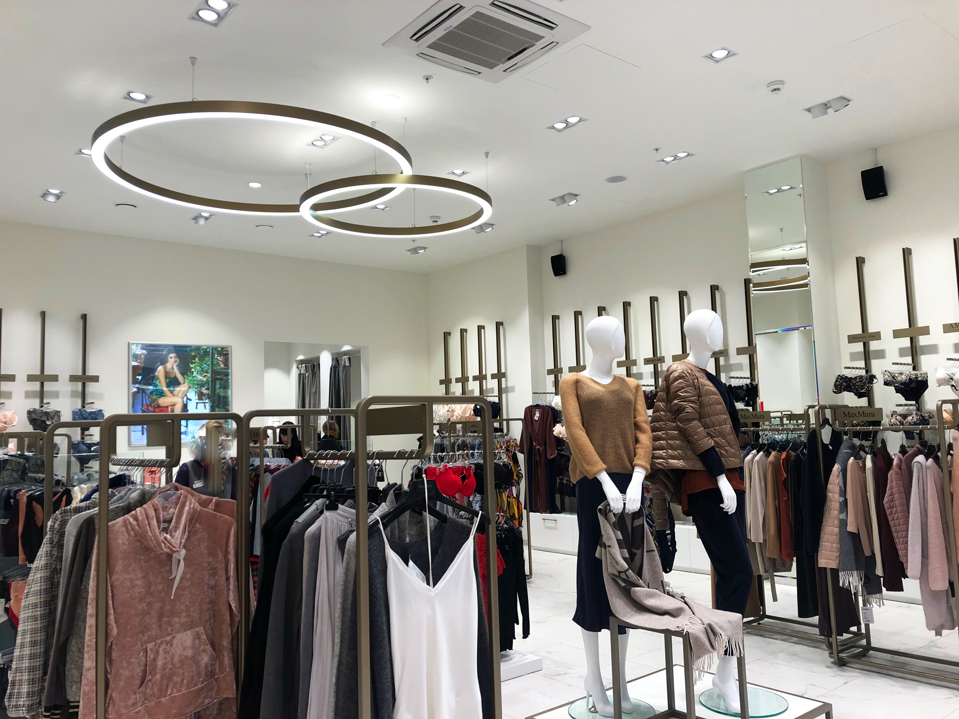 магазин белья в ТРЦ "Океания"