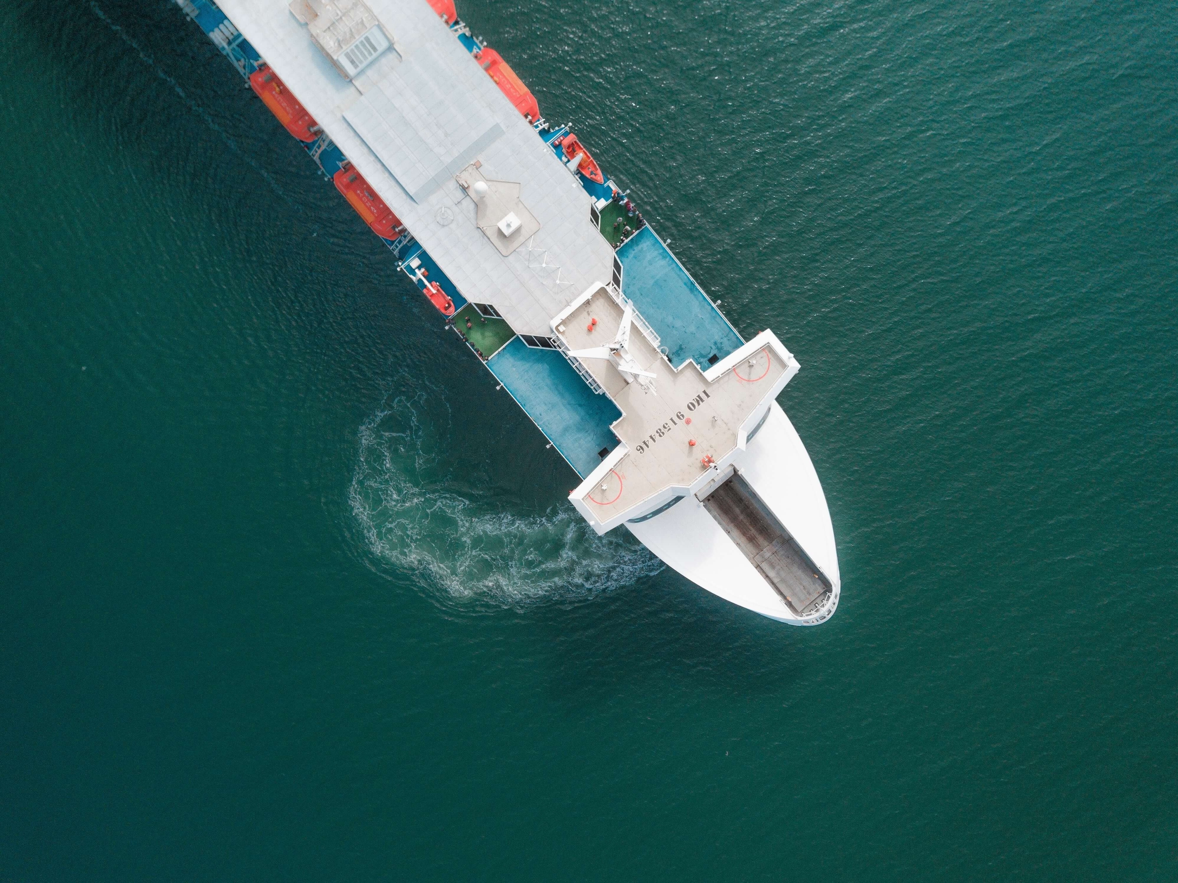 Detect and identify vessels