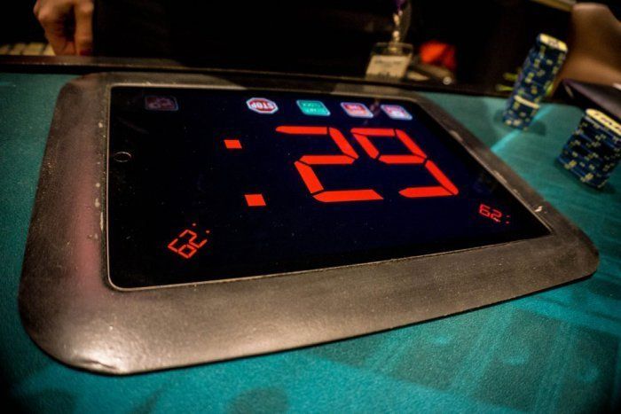 888Poker Continues the Action Clock Trend