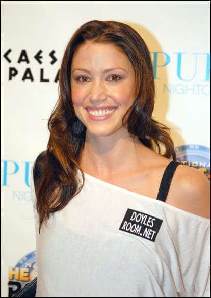 Shannon Elizabeth at the 2008 NBC National Heads-Up Poker Championship. (Image from LasVegasVegas.com / Wikimedia Commons)