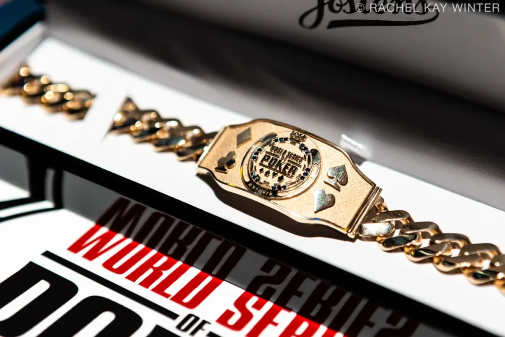 2025 WSOP bracelet - Photo by Pokernews