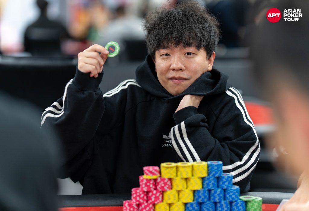 Day 2 Chip Leader Dohang Na