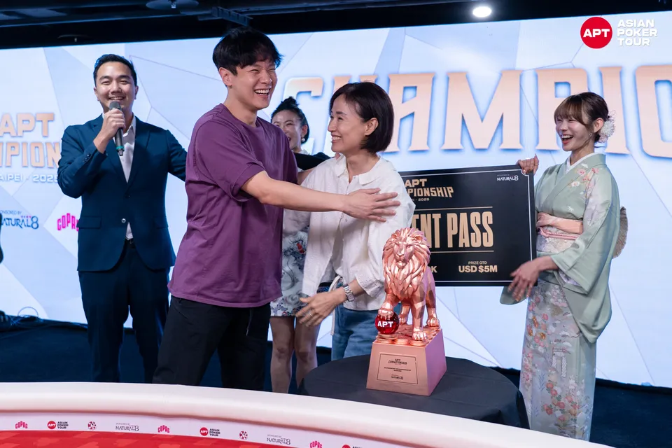Superstar Championship Winner Calvin Lee and his Mom