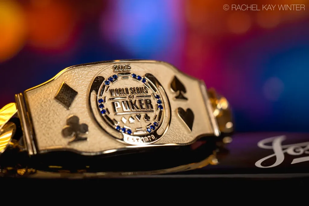WSOP 2025 bracelet - Photo by Pokernews