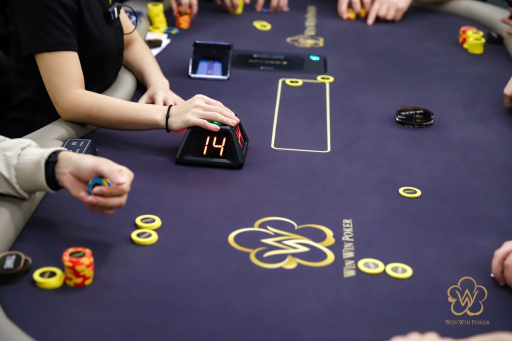 Win Win is currently the only room in Taiwan utilizing automatic shufflers at every table.