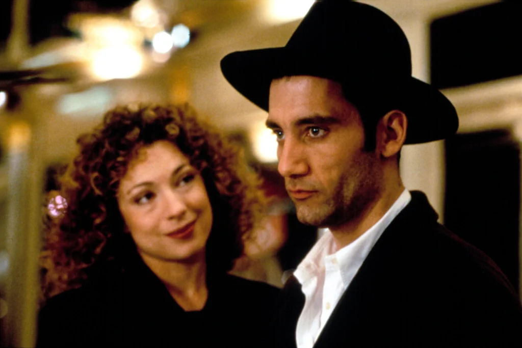 Croupier - Alex Kingston and Clive Owen Emerging in the World of Gambling