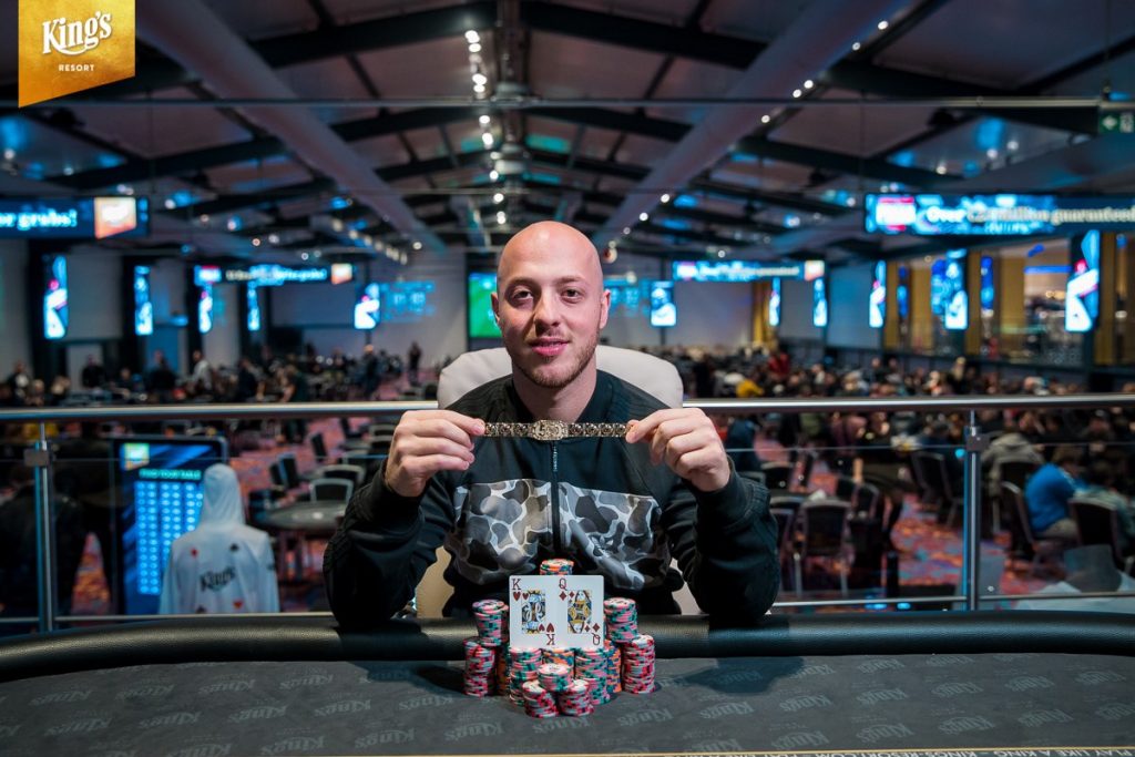 Mini Main Event winner Vangelis Kaimakamis – Photo credit: King’s Resort