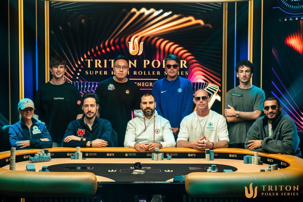 The final table (clockwise from back left): Mario Mosböck, Danny Tang, Eelis Parssinen, Mehdi Chaoui, Javid Ismayilov, Patrik Antonius, Danilo Velasevic, Adrian Mateos, Kristen Foxen.