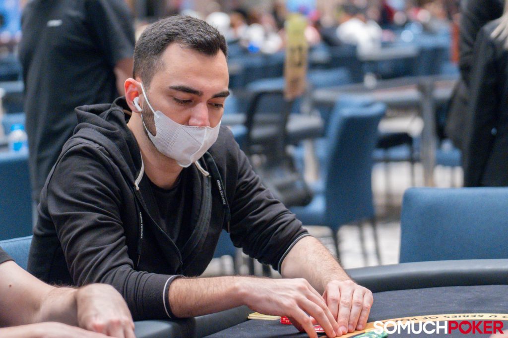 Huyesin Akgul at Mini Main