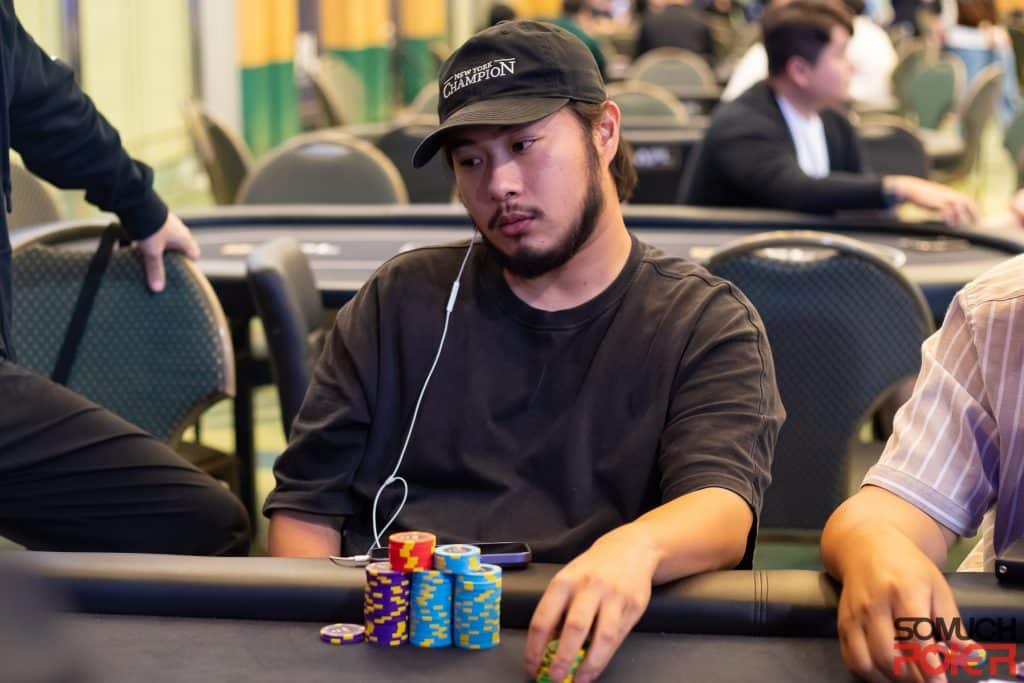 Joo Chul Woong – Day 1I chip leader