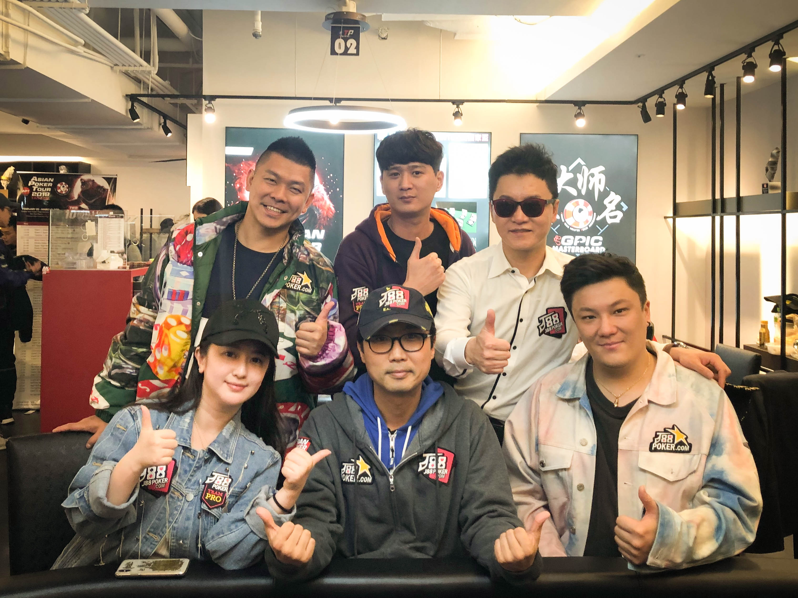 Standing: Chen An Lin, Jaewook “Justin” Shin, HakDo Kim; sitting: Jin Tian, J88Poker CEO Luis Ji Woon Kim, Chen Hao