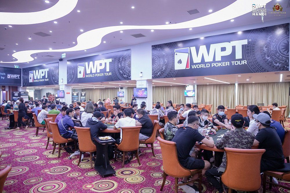 Crown Poker Club