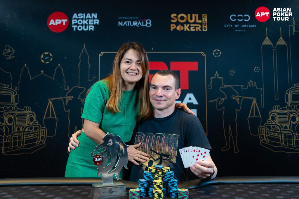 Mark Furniss and wife Janice (photo courtesy of Asian Poker Tour)