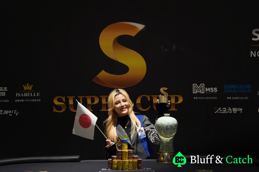 Nana Nakamura wins second trophy - Photo by Bluff & Catch