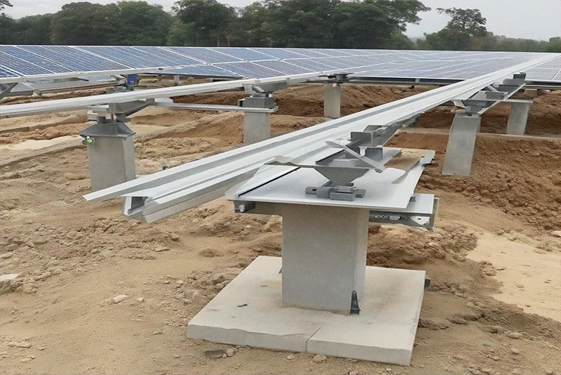 Solar_ballasts_concrete_block_mounts