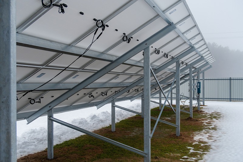 Ground_Solar_Mounting_System._Ground_and_Pole_Mounted_Residential_Solar_Panel_Systems.