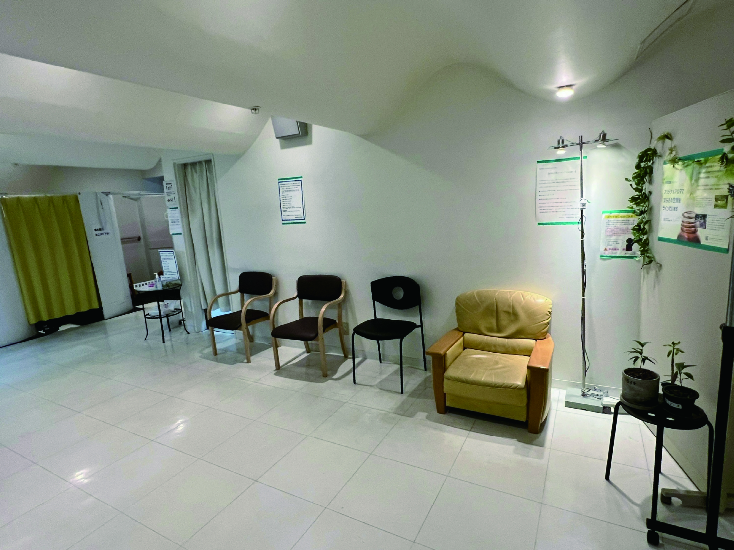 江⼾川病院内 放射線治療室待合スペース