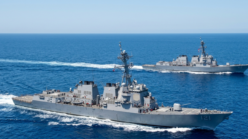 Irán amenaza con bloquear el comercio en el Golfo y el Mar Rojo si Estados Unidos mantiene el cerco naval