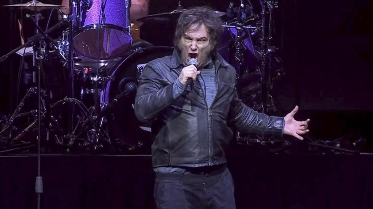 Amplían la denuncia contra Milei por el financiamiento de su acto en el Movistar Arena