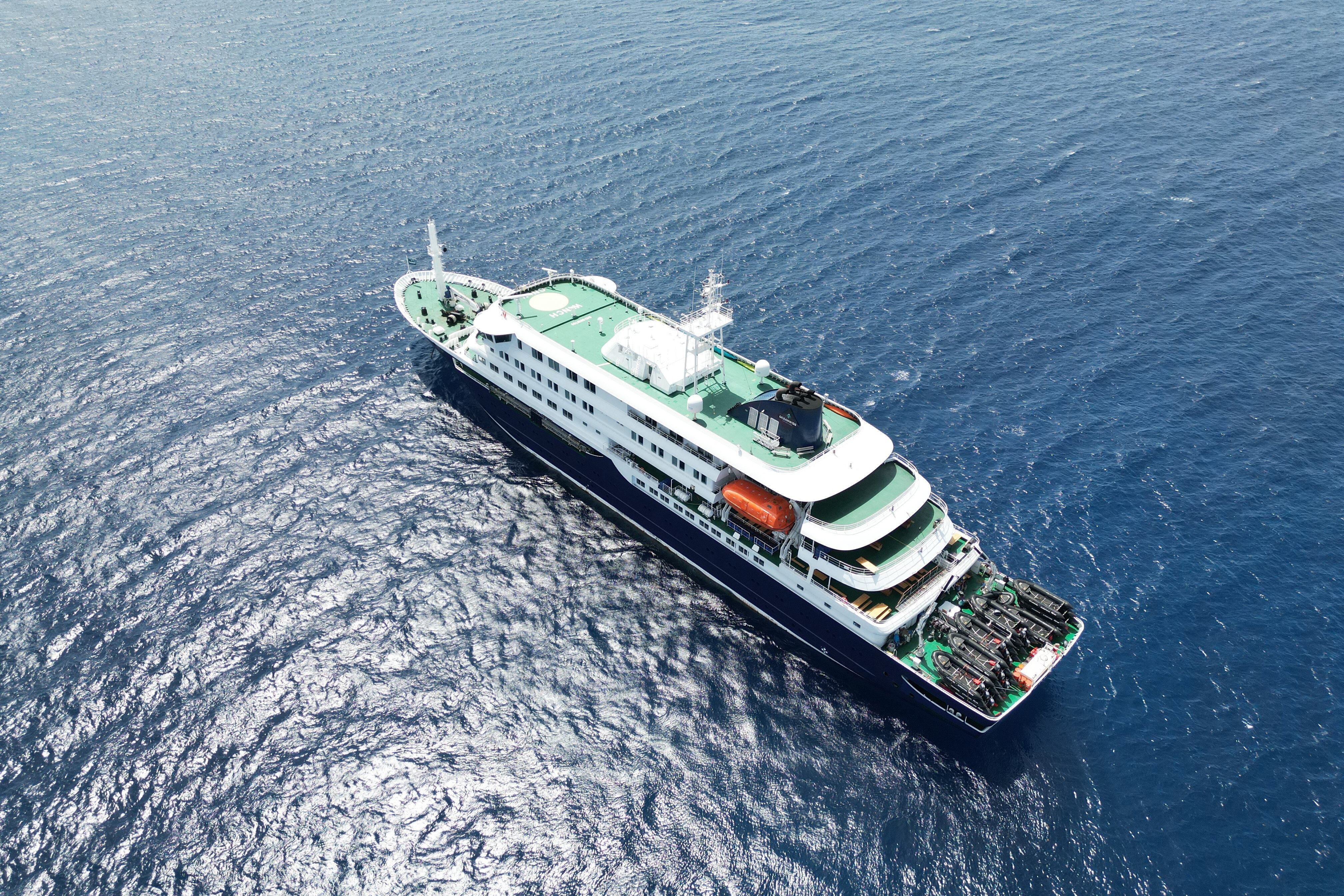 Preocupación por el barco con hantavirus: la OMS interviene y España define