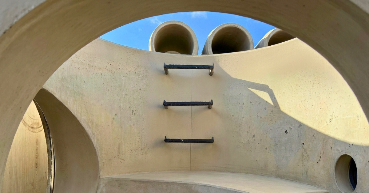 Step ladder vs. Manhole Steps for Shafts