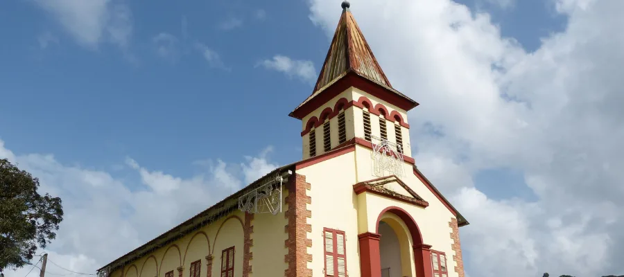 L'église Saint-Dominique de Roura