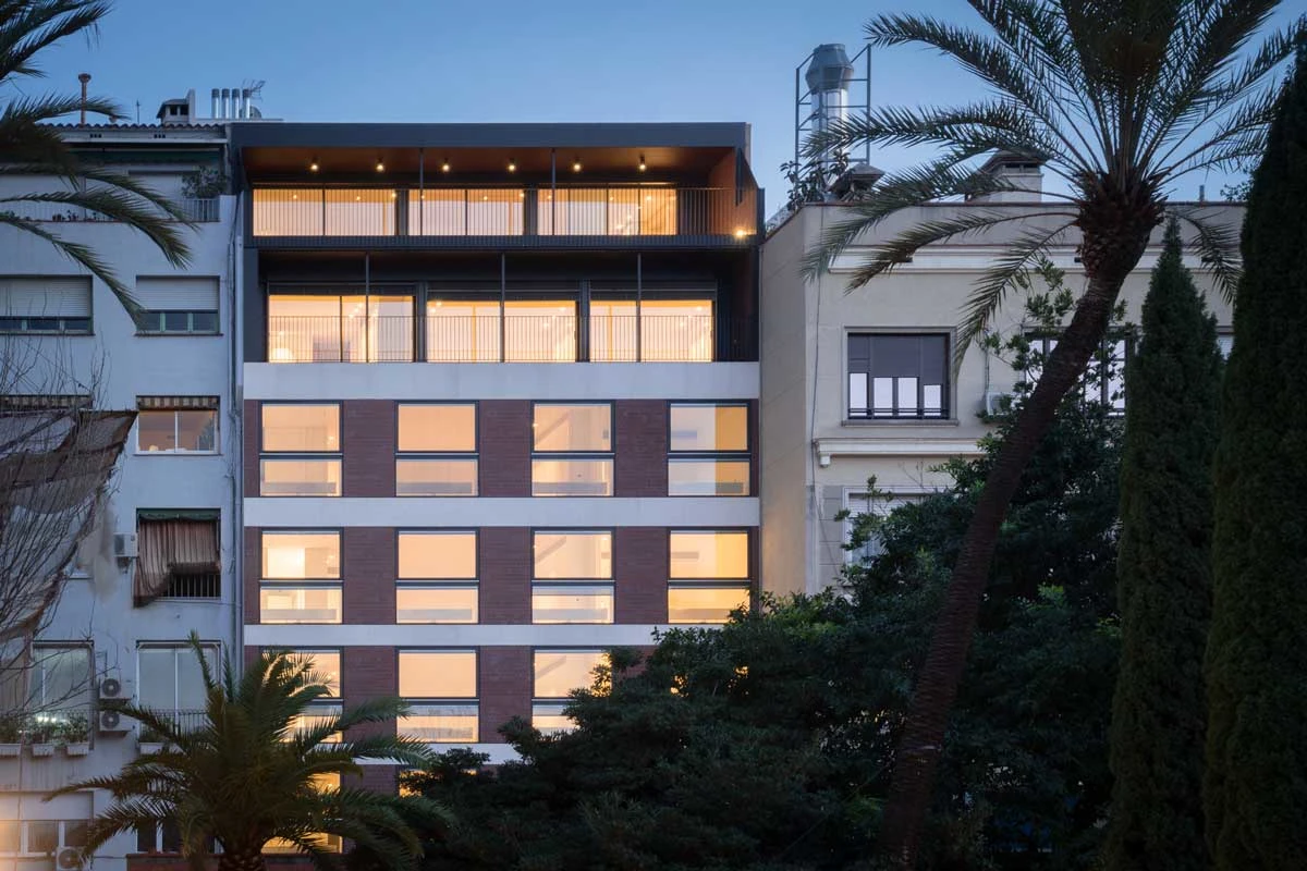 Rehabilitación de un edificio de viviendas en Barcelona.