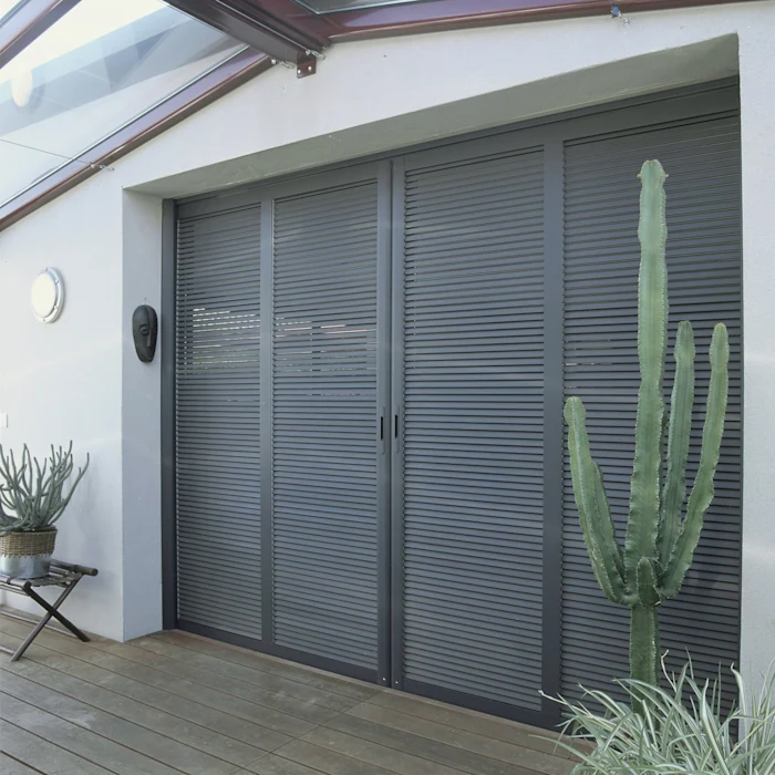 NOTEAL - Hinged shutters