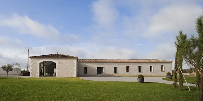 Un ancien chai transformé en écrin de lumière à Angoulême