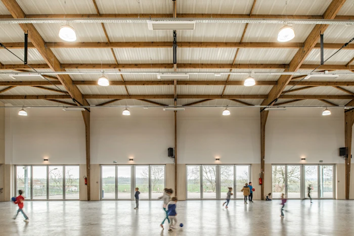 Réhabilitation du gymnase de Sanvensa : une salle polyvalente moderne et fonctionnelle