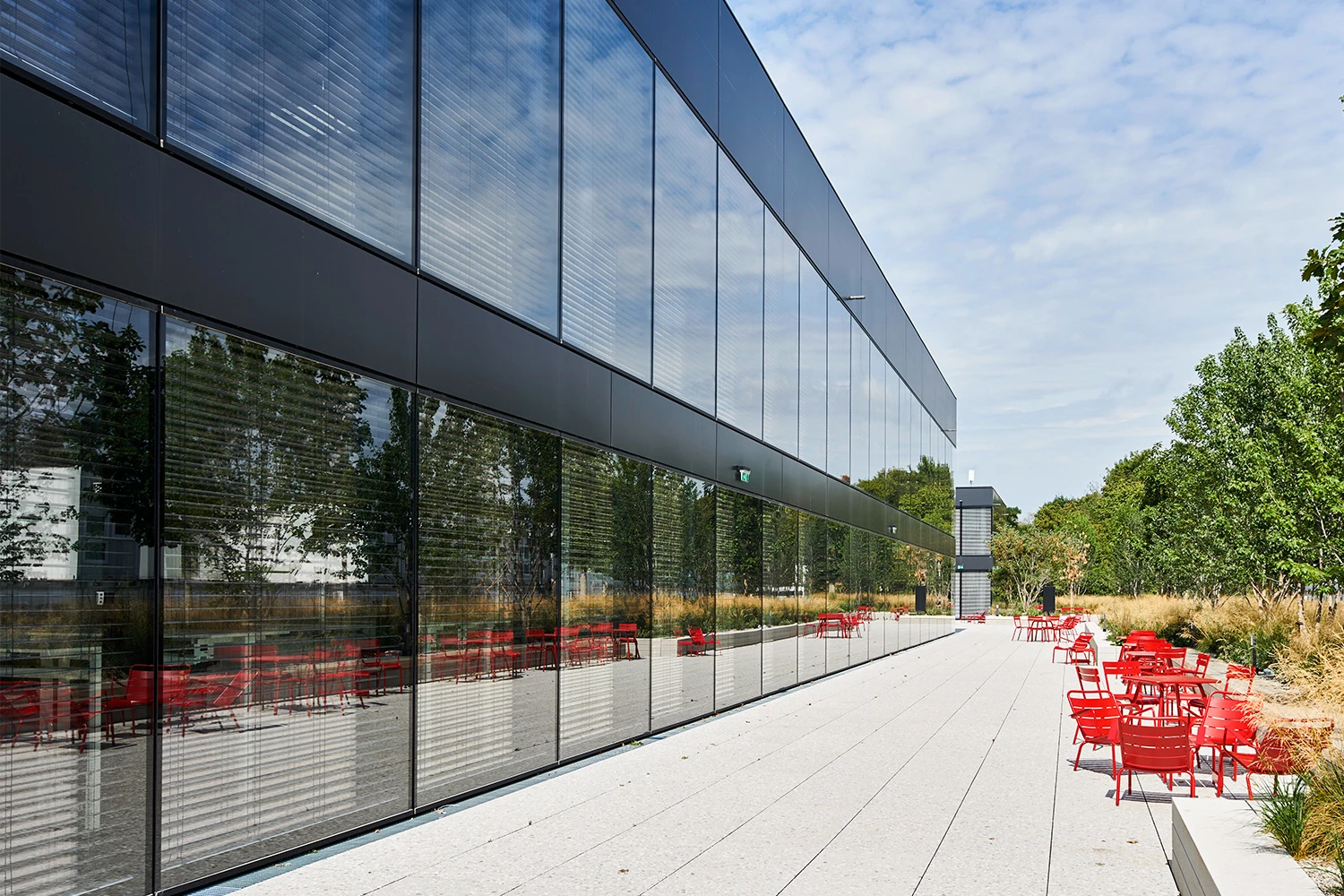 wicona - la huella de carbono de nuestras fachadas es un 70% menor que la de productos similares