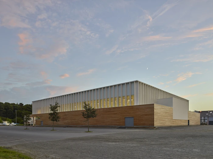 La Cimenterie : Une salle multisports moderne au cœur de Landerneau