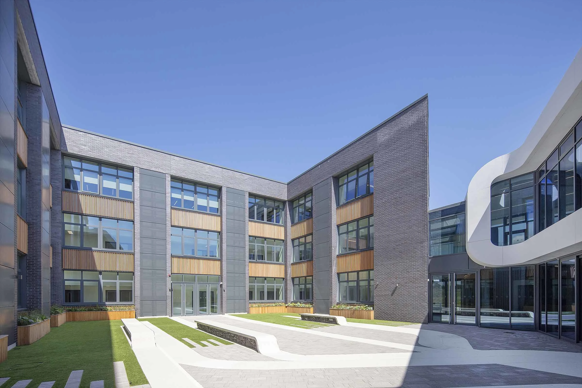 PH_PREM_B2B_menai-science-park4