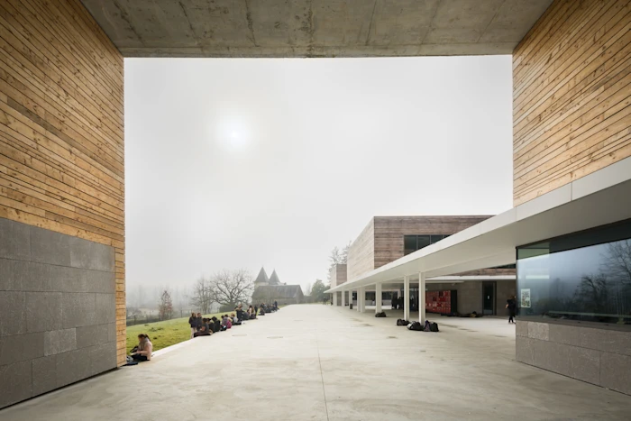 Cité Scolaire l’Impernal à Luzech : Un projet harmonieux au cœur du paysage